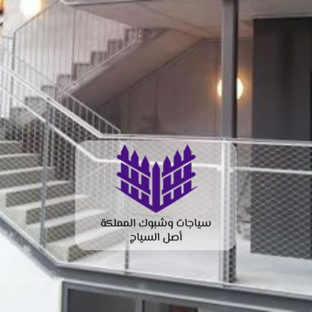 مثال على إضاءة LED في سياجات الشرفات